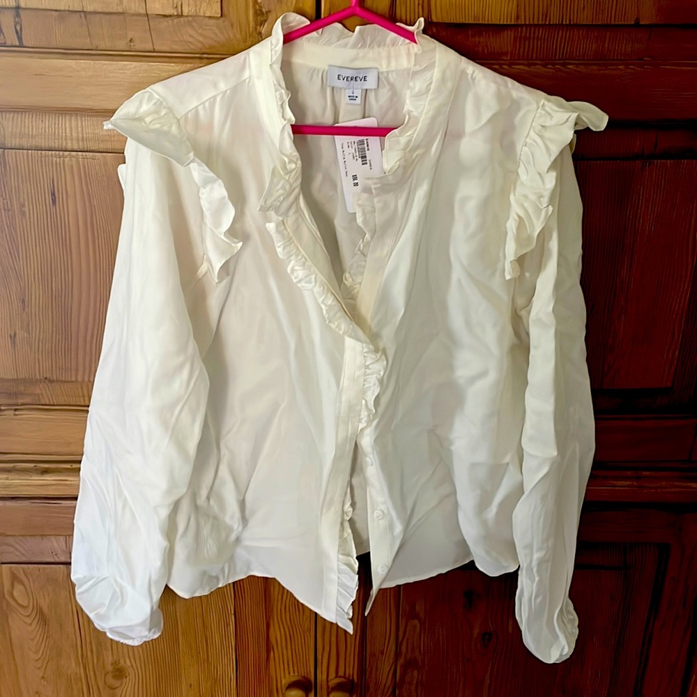 Evereve nwt ruffle blouse, cream